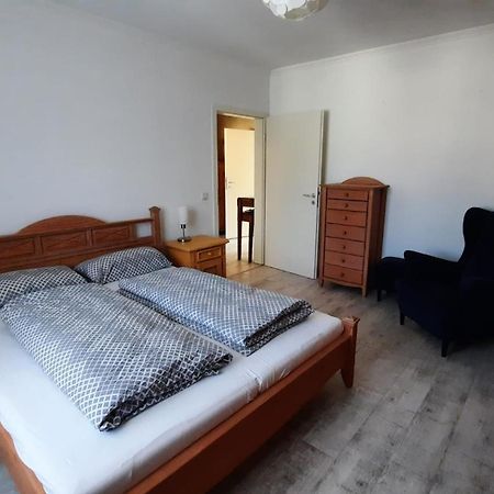Ruhig Gelegene 2-Zi Fewo, Wallbox, Balkon Essen Exterior foto