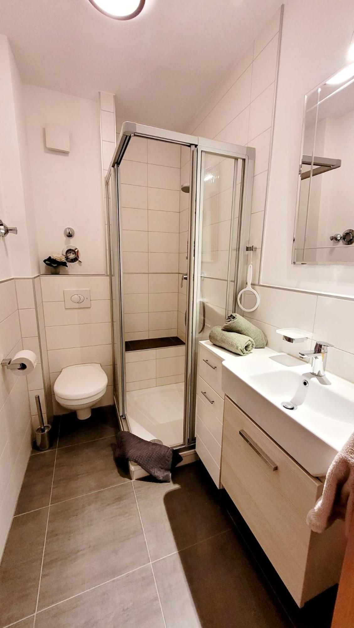 Ruhig Gelegene 2-Zi Fewo, Wallbox, Balkon Essen Exterior foto